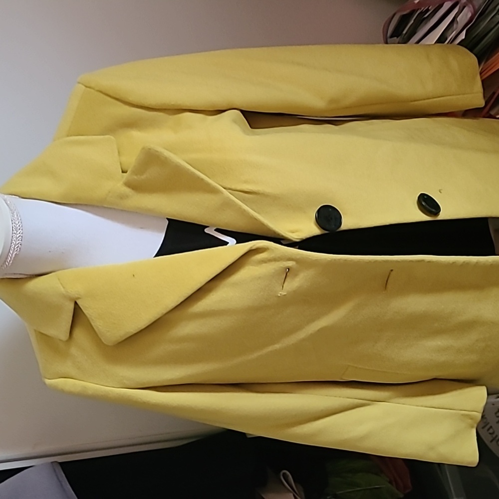 Sam Edelman Citrus Yellow Notch w/ 2 buttons coat, New with tags, Has Damage
